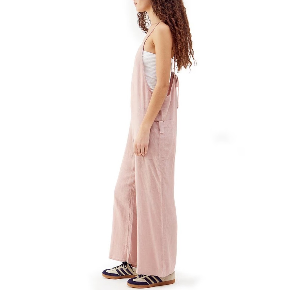 URBAN OUTFITTERS LINEN DUNGAREES / OVERALLS